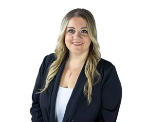 Chelsey Castro, Listing Coordinator and Marketing